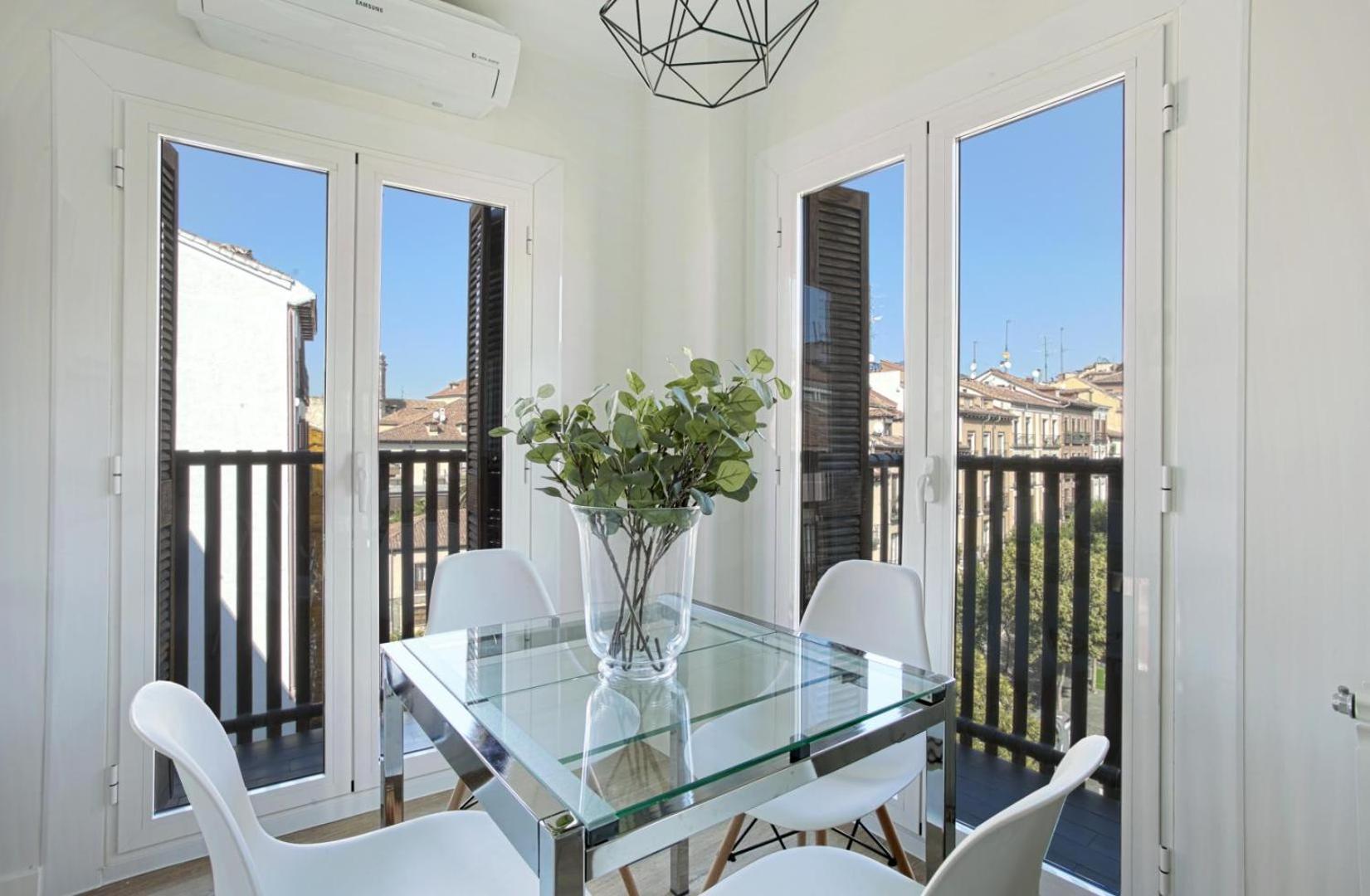 Genteel Home Cava Baja Madri Exterior foto